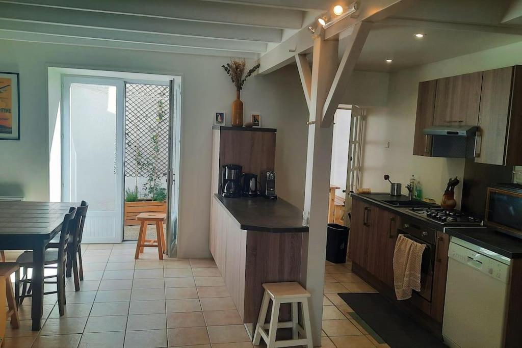 Maison De Pecheur Renovee Avec Cour Proche Du Port Les Sables-dʼOlonne Eksteriør bilde